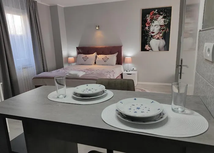 Flora Apartment